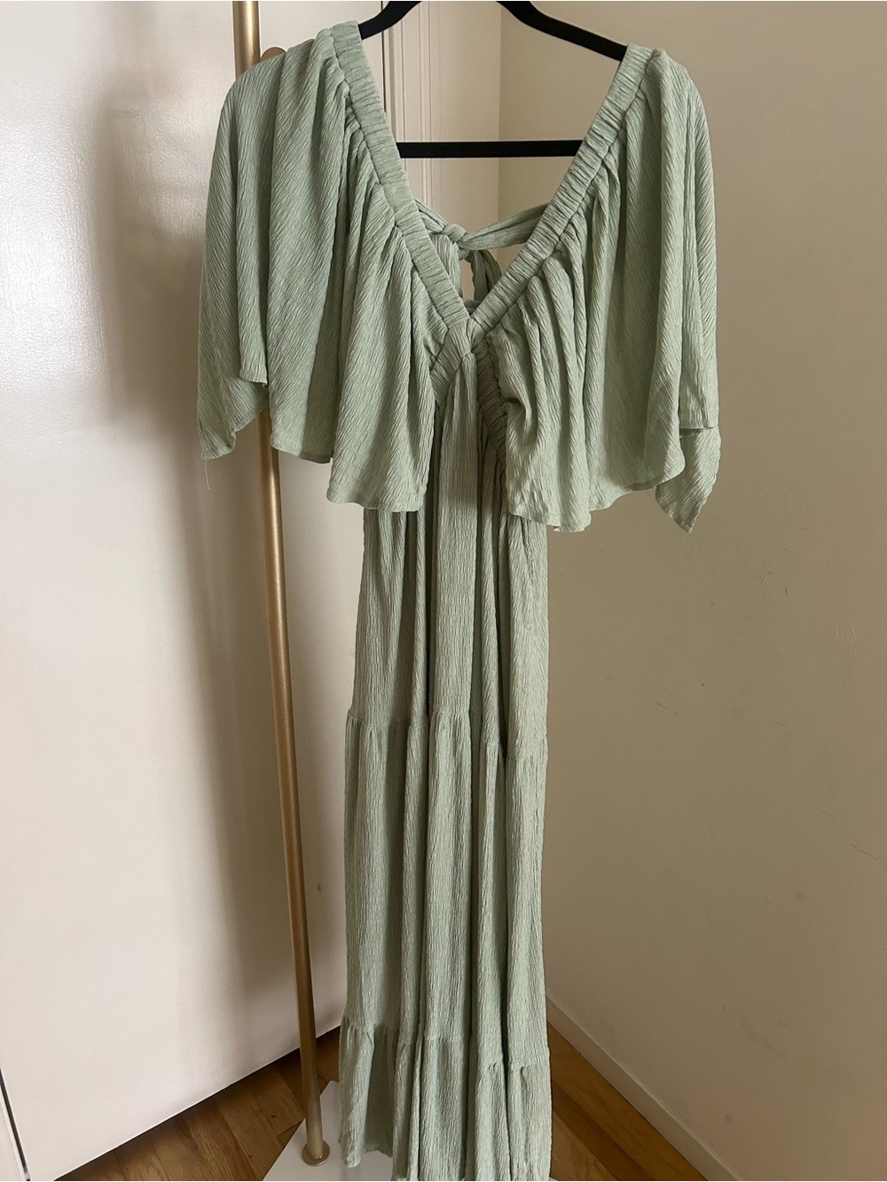 Davi & Dani Sage Green Boho Maxi Dress Flutter Sleeve Tie Back Dress M - Picture 2 of 6